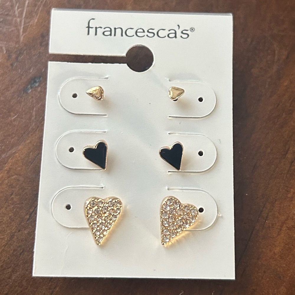 New Francesca’s Joana Gold Tone and Black Heart Earring Set - Picture 5 of 7